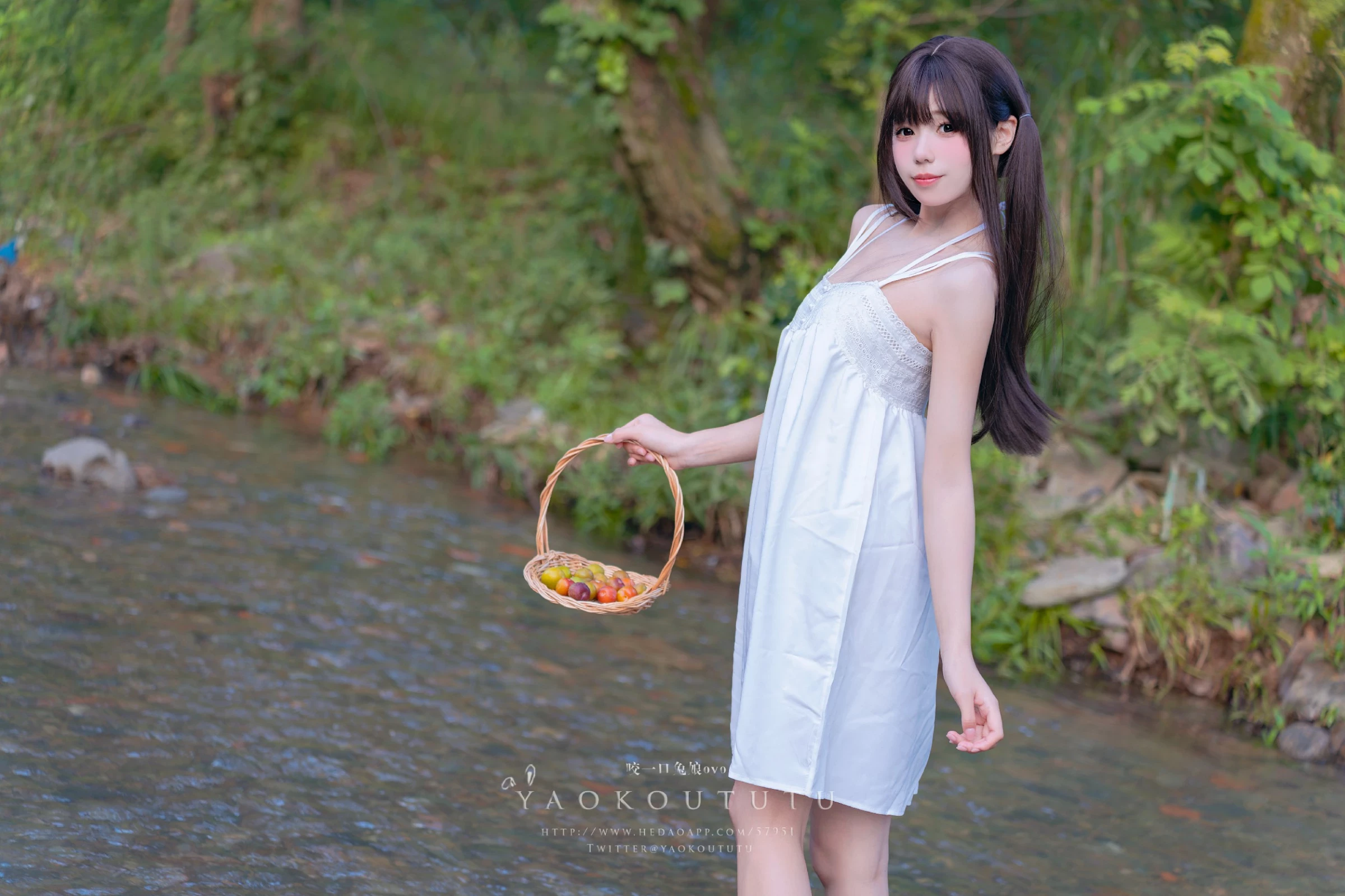 Coser@黏黏团子兔 - 溯溪之夏’& 恋爱循环 [60P]