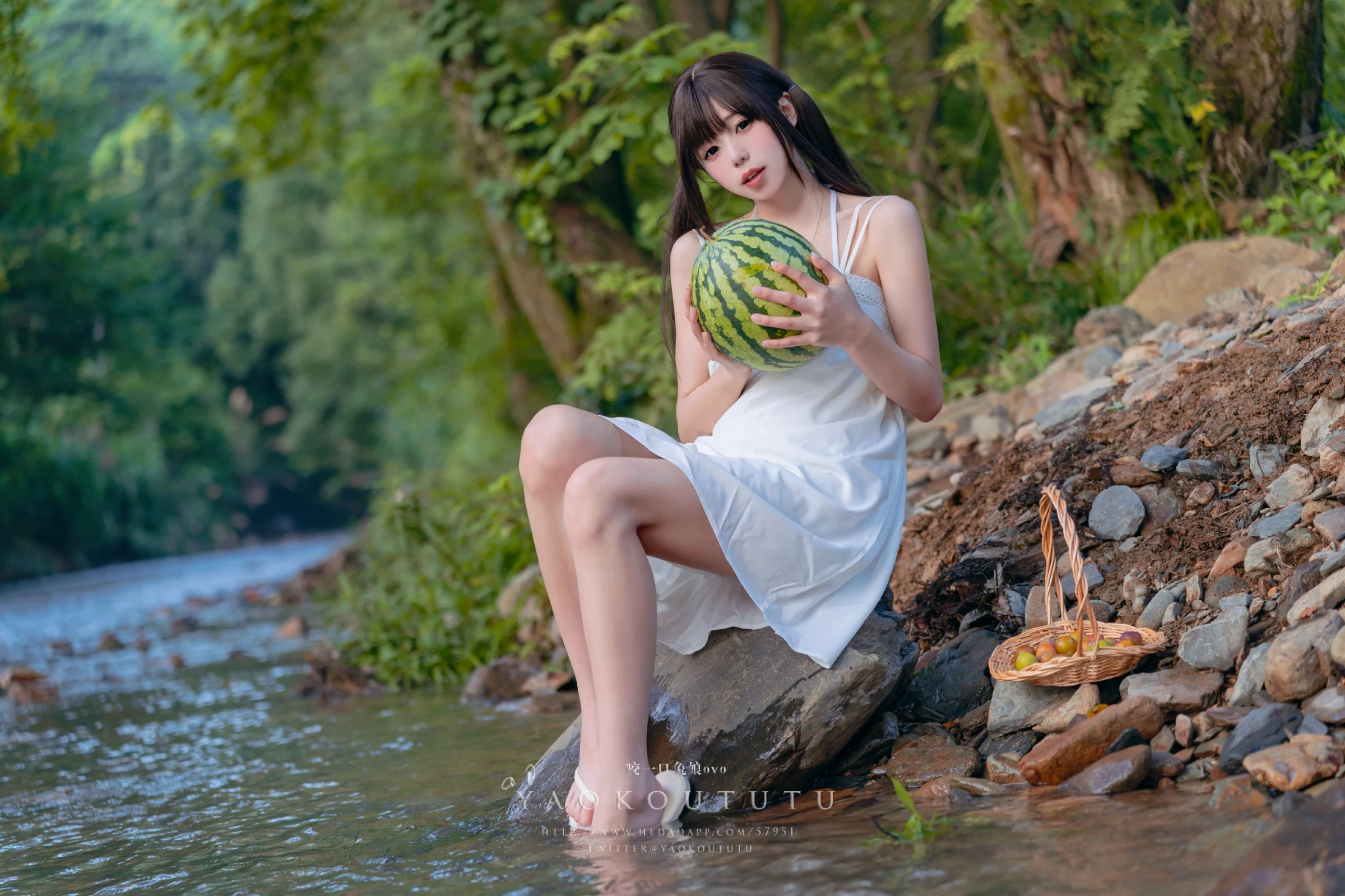 Coser@黏黏团子兔 - 溯溪之夏’& 恋爱循环 [60P]