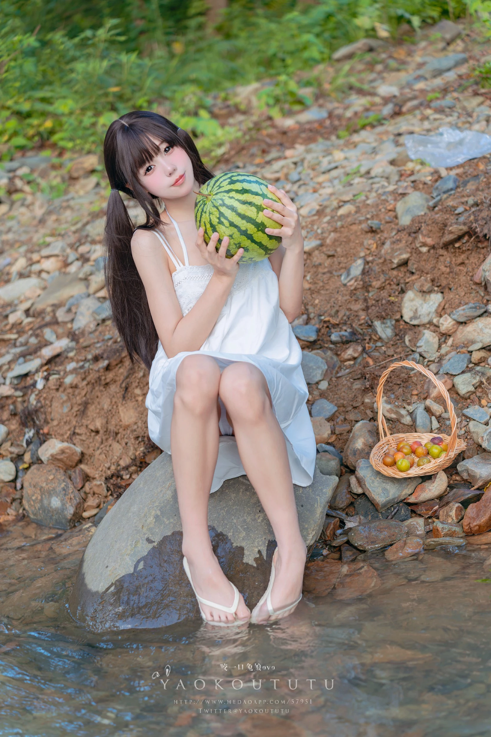 Coser@黏黏团子兔 - 溯溪之夏’& 恋爱循环 [60P]