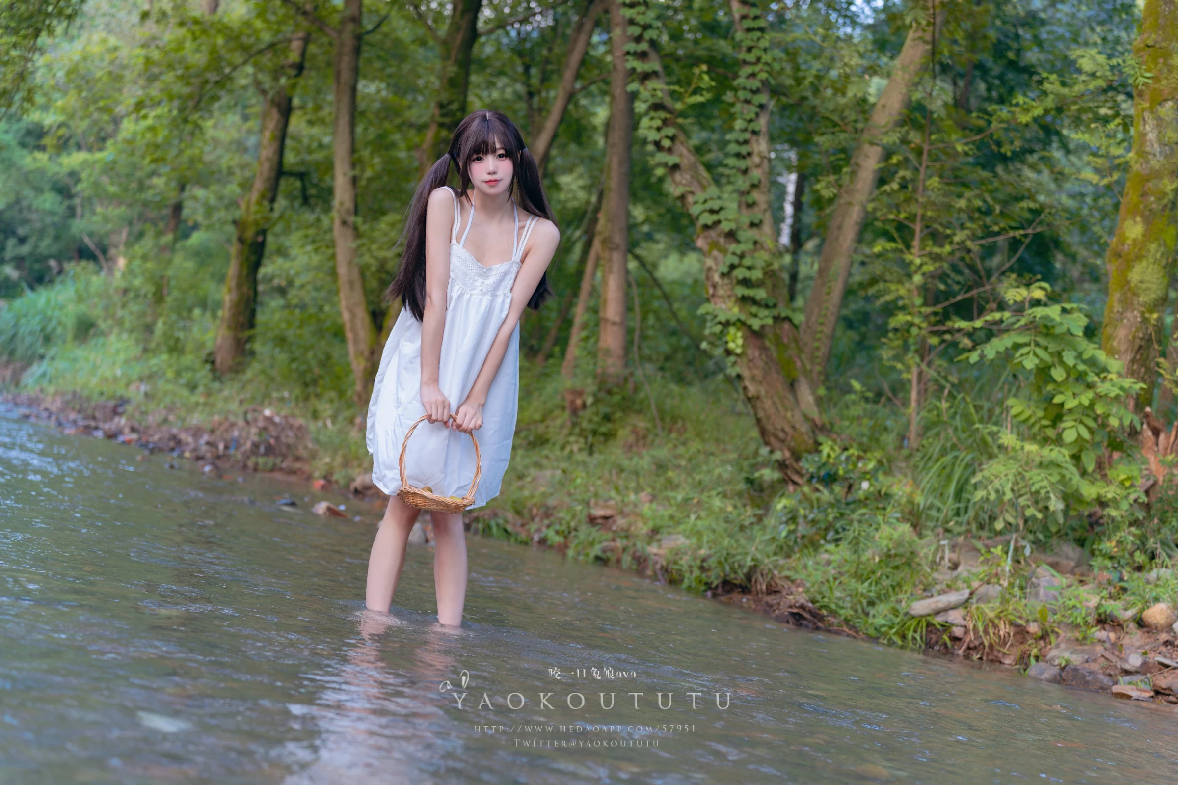 Coser@黏黏团子兔 - 溯溪之夏’& 恋爱循环 [60P]