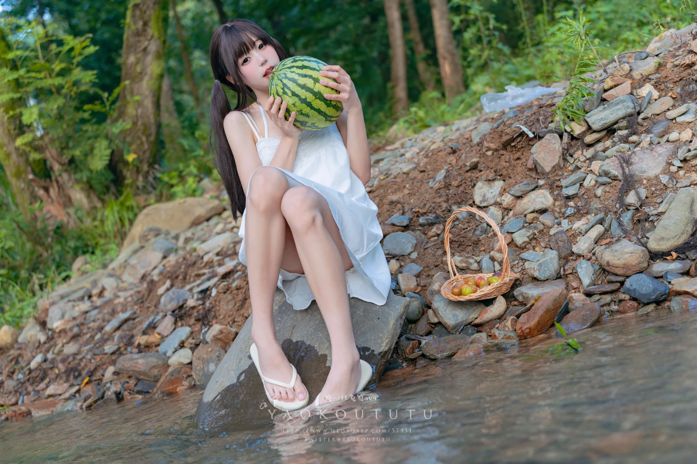 Coser@黏黏团子兔 - 溯溪之夏’& 恋爱循环 [60P]