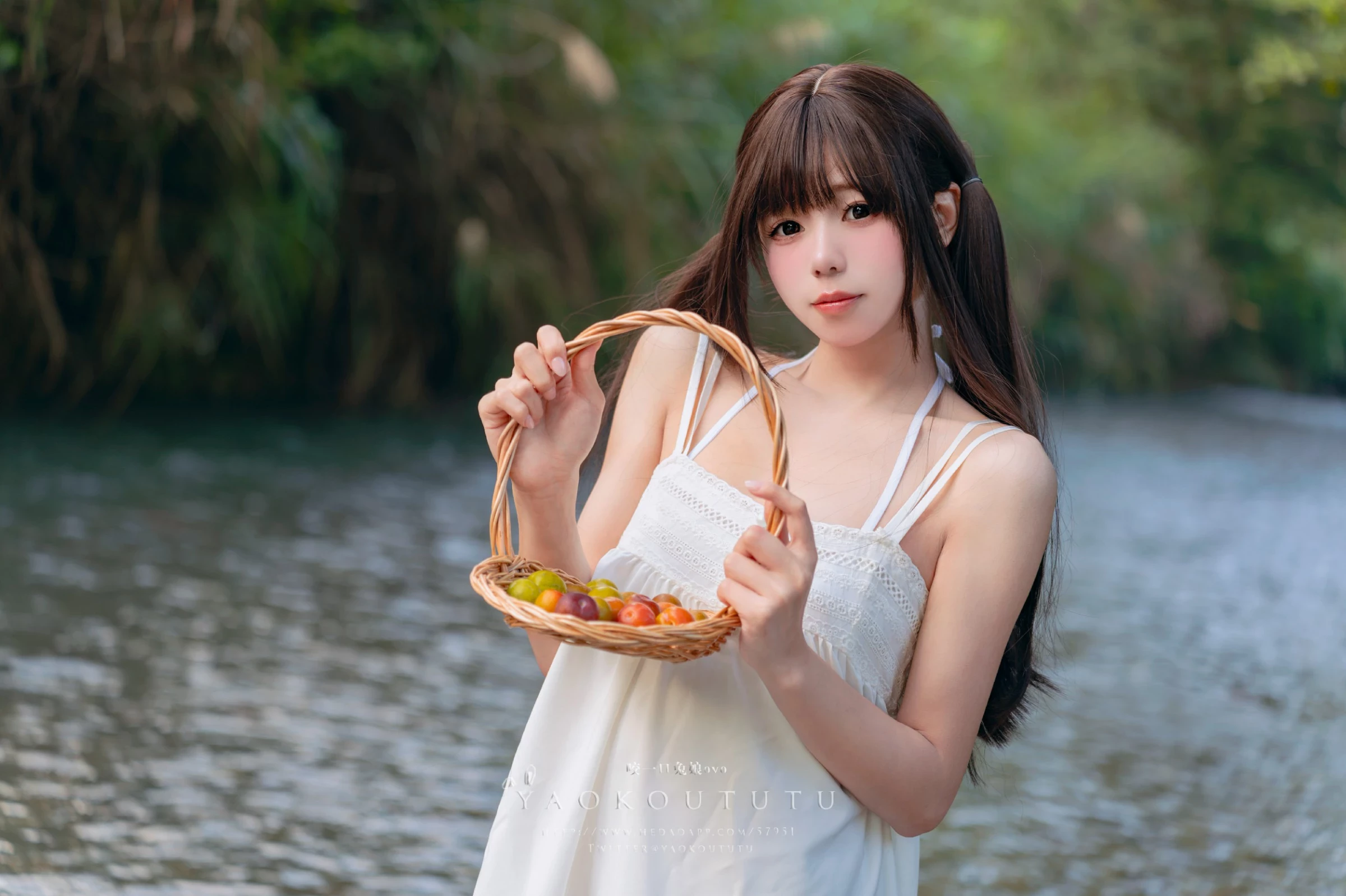 Coser@黏黏团子兔 - 溯溪之夏’& 恋爱循环 [60P]